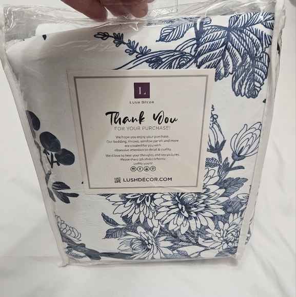 Botanical Garden Lush Decor Light Filtering Window Panels! - Picture 2 of 4